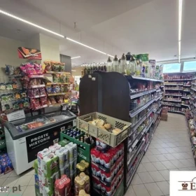Lokal użytkowy, 77 m², Biardy