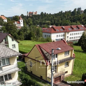 NOWY WIŚNICZ – DOM Z WIDOKIEM NA ZAMEK