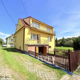 NOWY WIŚNICZ – DOM Z WIDOKIEM NA ZAMEK