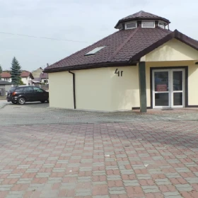 Tarnów, Przemysłowa-pawilon z parkingiem