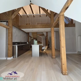 W PEŁNI WYPOSAŻONY I UMEBLOWANY PENTHOUSE W HISTORYCZNEJ WILLI NA ZBOCZU GÓRY PARKOWEJ!