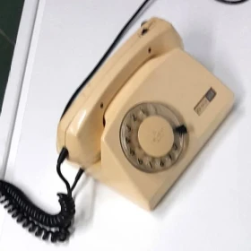 Sprzedam Telefon kolekcjonerski Pamiątka z okresu PRL 100% sprawny