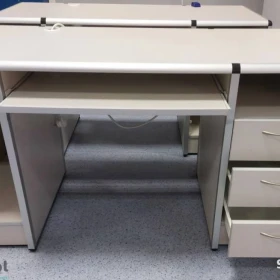 Sprzedam Okazyjnie- 2 Okazałe Biurka Biurowe Stan Idealny !