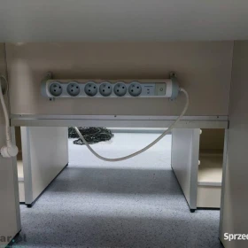 Sprzedam Okazyjnie- 2 Okazałe Biurka Biurowe Stan Idealny !