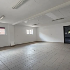 Na sprzedaż lokal handlowo-usługowy w BRZESKU.