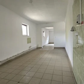 Na sprzedaż lokal handlowo-usługowy w BRZESKU.