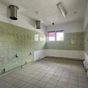 Na sprzedaż lokal handlowo-usługowy w BRZESKU.