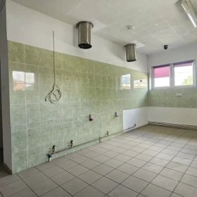 Na sprzedaż lokal handlowo-usługowy w BRZESKU.