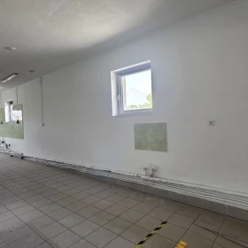 Na sprzedaż lokal handlowo-usługowy w BRZESKU.