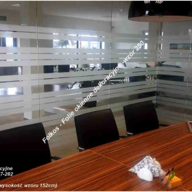 Usługa oklejania szyb Warszawa - Folkos folie okienne Warszawa - Folie przeciwsłoneczne, dekoracyjne, matowe, bezpieczne, lustro weneckie....