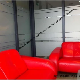 Folie matowe mrożone paski- Usługa oklejania szyb Warszawa -Folie matowe dekoracyjne pasy- Oklejanie Warszawa i okolice -wymiana starej folii na nową