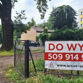 Narutowicza- pawilon 275m2 z dużym parkingiem