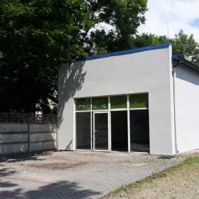 Narutowicza- pawilon 275m2 z dużym parkingiem