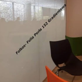 Czym zasłonić okno w łazience? Czym zasłonić szklany balkon? -Folie matowe na okna łazienkowe Warszawa - Usługa oklejania 