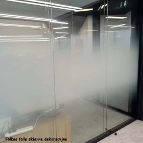 Czym zasłonić okno w łazience? Czym zasłonić szklany balkon? -Folie matowe na okna łazienkowe Warszawa - Usługa oklejania 