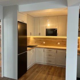 Meble na wymiar , kuchnie , szafy I garderoby , zabudowy na wymiar 