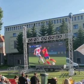 Wynajem konstrukcji Layher lub Quadro