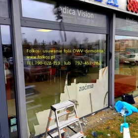 Usługa zrywania folii z witryn- usuwanie folii z szyb , okien, drzwi- demontaż starej zniszczonej folii, napisów, usuwanie kleju, mycie szyb Warszawa