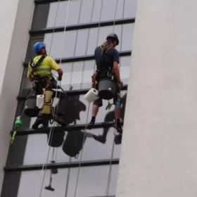  Mycie dużych powierzchni szklanych