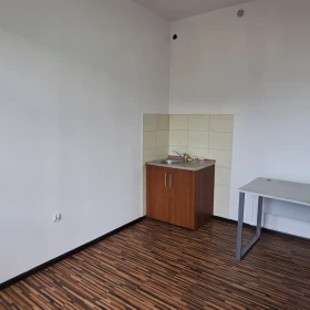 Krakowska-lokal 87m2, witryny, parking