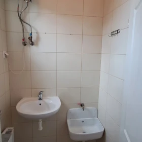 Krakowska-lokal 87m2, witryny, parking