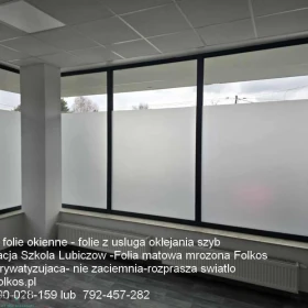 Folie matowe prywatyzujące na okna łazienkowe, drzwi, witryny, balkony...Usługa oklejania szyb Folkos folei Warszawa