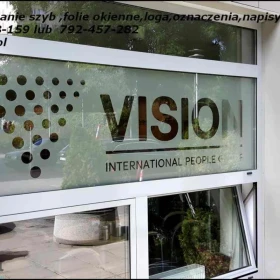 Oklejamy szkoły, żłobki, przedszkola, szpitale, sklepy, banki, magazyny, biura, zakłady produkcyjne...Folkos folie okienne z usługą oklejania szyb 