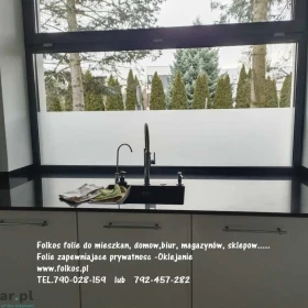 Folie na okna łazienkowe - folie prywatyzujące na okno w łazience - Usługa oklejania okien łazienkowych -Folkos folie okienne Warszawa  TEL.790028159