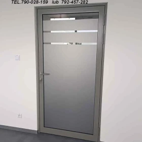 Folie na okna łazienkowe - folie prywatyzujące na okno w łazience - Usługa oklejania okien łazienkowych -Folkos folie okienne Warszawa  TEL.790028159