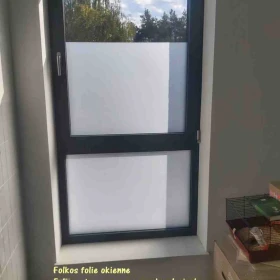 Folie na okna łazienkowe - folie prywatyzujące na okno w łazience - Usługa oklejania okien łazienkowych -Folkos folie okienne Warszawa  TEL.790028159