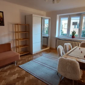 Starowolskiego-umeblowane w bloku, parter