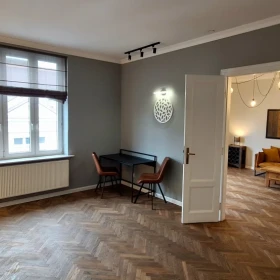 Przedwojenna Kamienica z 1939 r. | Apartament 82 m² (Studio + Pracownia) w centrum Tarnowa