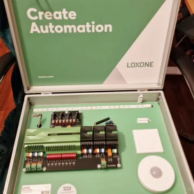 Walizka demonstracyjna systemu LOXONE.