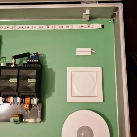 Walizka demonstracyjna systemu LOXONE.